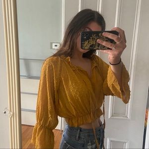 Yellow crop top off shoulder medium blouse w tie